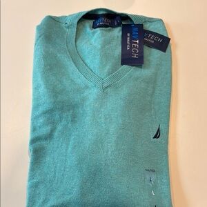 Men’s Nautica  V-Neck Sweater Soft Knit in Mint . Sz Large